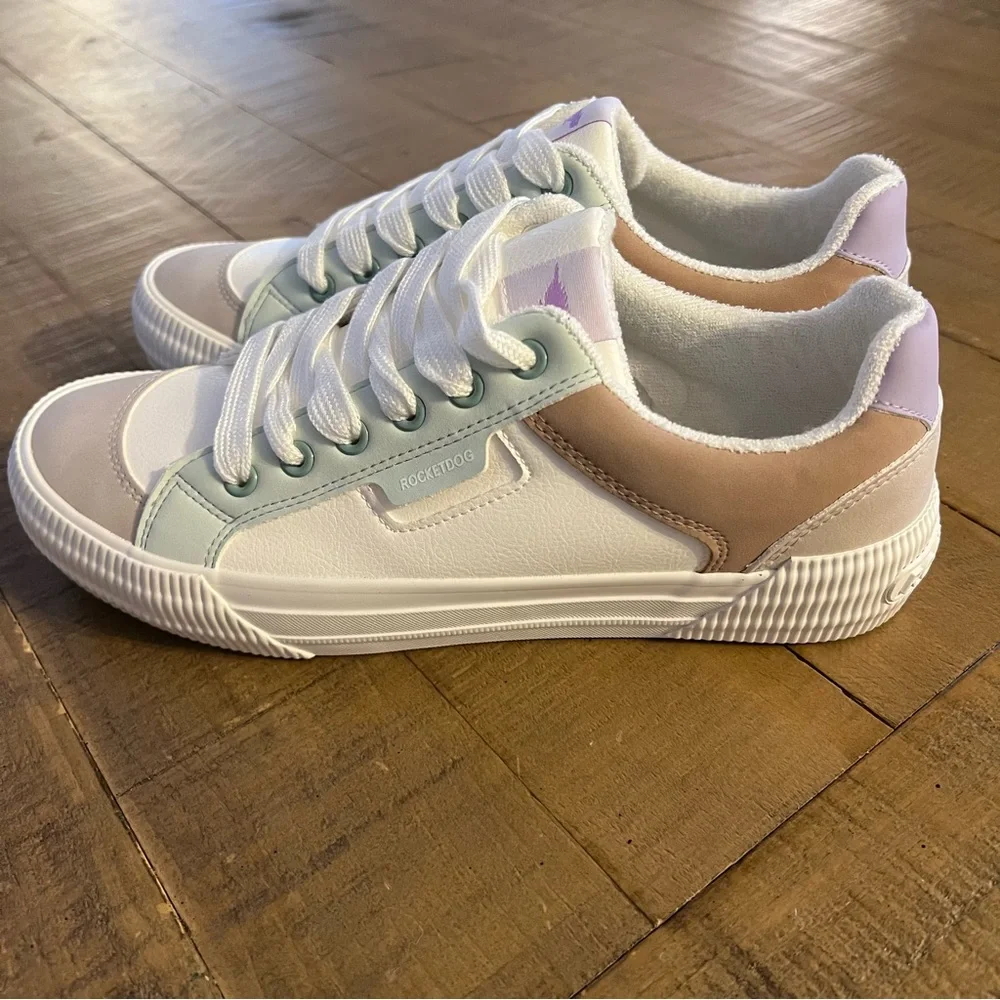 ROCKET DOG Women's Cheery Plush Foam White Sneaker Size 9.5 (NWOB) - Picture 1 of 7